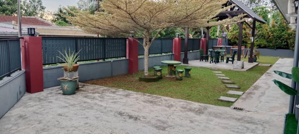 Weng Kong Homestay Slim River Quarto foto